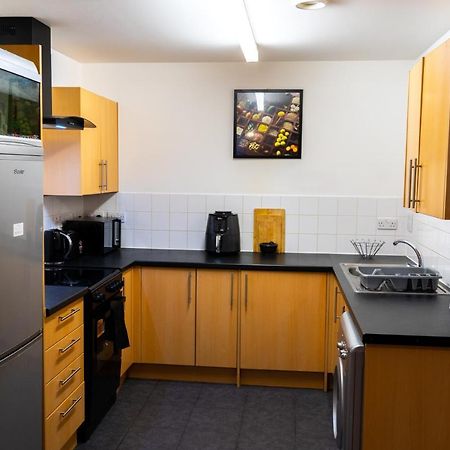 Lovely 1-Bed Apartment In Hackney ลอนดอน ภายนอก รูปภาพ